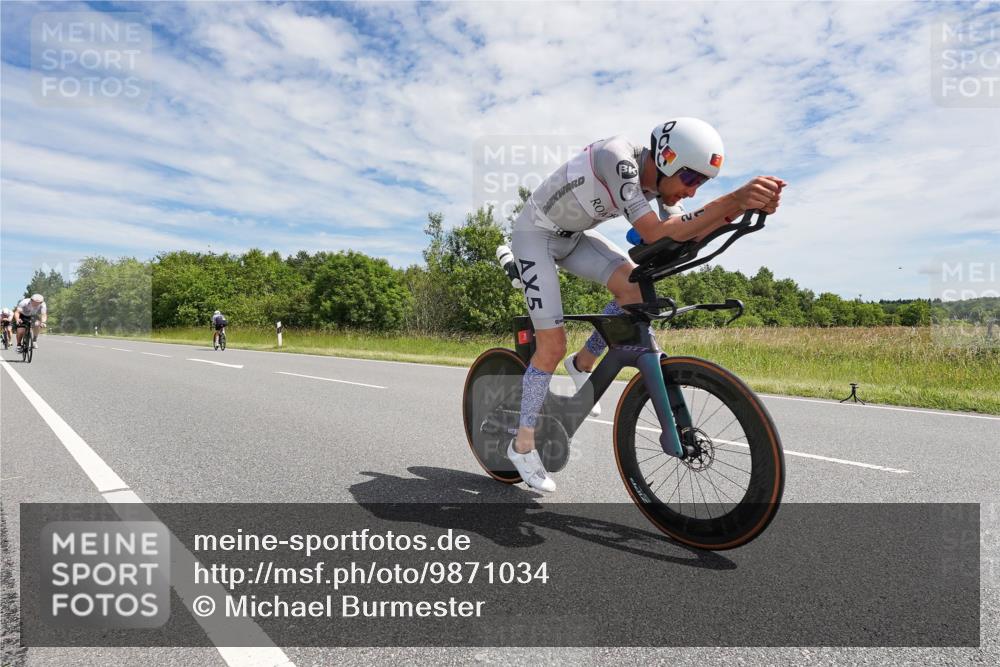 21.06.2026 - Viking Triathlon Michael Burmester http://msf.ph/oto/9871034 21.06.2026 12:15:54 Radfahren 21, 184, 184, 248, 334, 389, 394, 551, 590, 590 meine-sportfotos.de