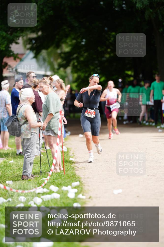 21.06.2026 - 29. Vierlanden-Triathlon LAZAROV Photography http://msf.ph/oto/9871065 21.06.2026 14:00:28 Laufen 228 meine-sportfotos.de
