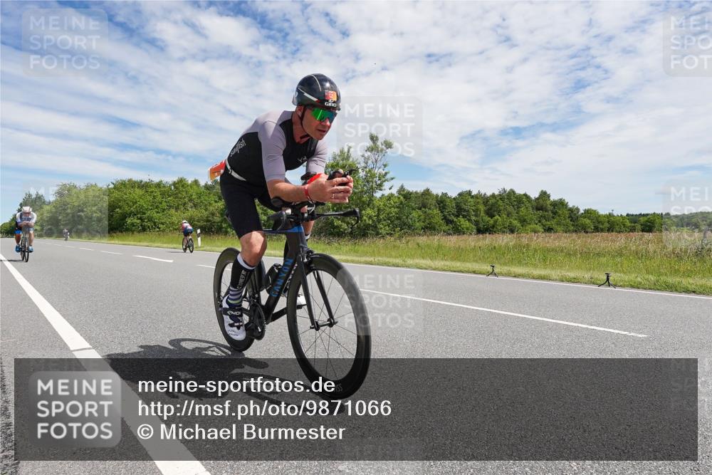 21.06.2026 - Viking Triathlon Michael Burmester http://msf.ph/oto/9871066 21.06.2026 12:16:12 Radfahren 22, 178, 184, 195, 248, 264, 333, 347, 377, 405, 405, 511, 521, 538, 590, 603, 651 meine-sportfotos.de