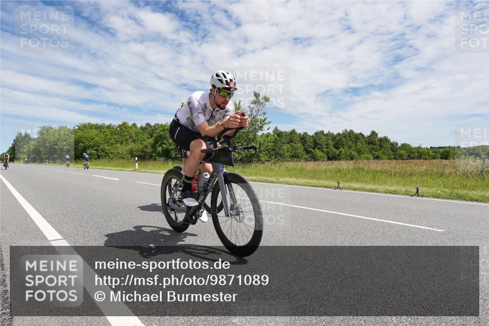 21.06.2026 - Viking Triathlon Michael Burmester http://msf.ph/oto/9871089 21.06.2026 12:16:21 Radfahren 22, 153, 264, 309, 333, 347, 377, 405, 405, 511, 519, 538, 603, 651 meine-sportfotos.de