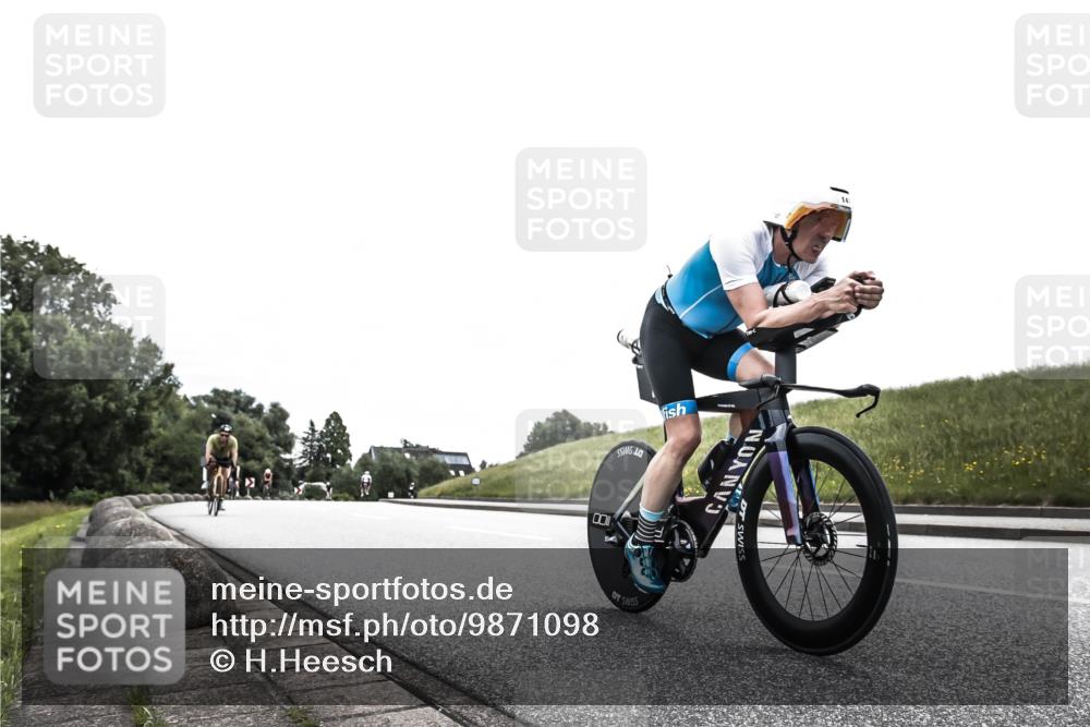 21.06.2026 - 29. Vierlanden-Triathlon H.Heesch http://msf.ph/oto/9871098 21.06.2026 10:34:33 Radfahren 92, 118, 119, 141, 227, 350 meine-sportfotos.de