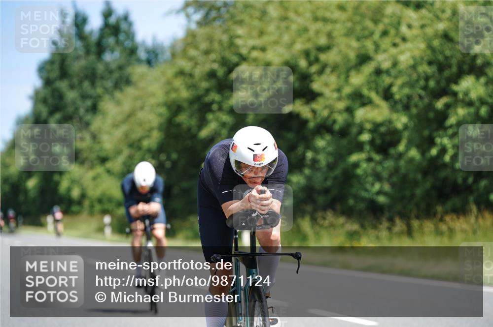 21.06.2026 - Viking Triathlon Michael Burmester http://msf.ph/oto/9871124 21.06.2026 12:38:25 Radfahren 123, 123, 203, 221, 415, 416, 461, 551, 651 meine-sportfotos.de