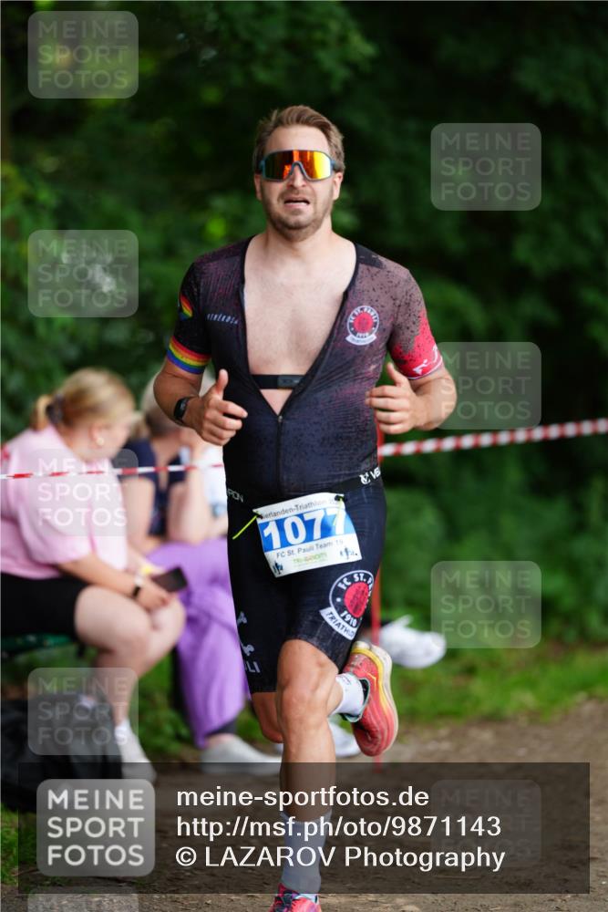 21.06.2026 - 29. Vierlanden-Triathlon LAZAROV Photography http://msf.ph/oto/9871143 21.06.2026 14:01:01 Laufen 1077, 19, 1910 meine-sportfotos.de