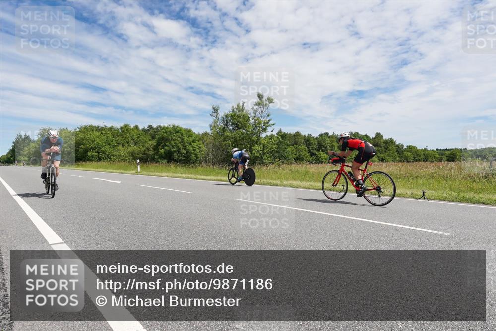 21.06.2026 - Viking Triathlon Michael Burmester http://msf.ph/oto/9871186 21.06.2026 12:17:06 Radfahren 47, 81, 81, 193, 229, 242, 300, 311, 415, 424, 466, 536 meine-sportfotos.de