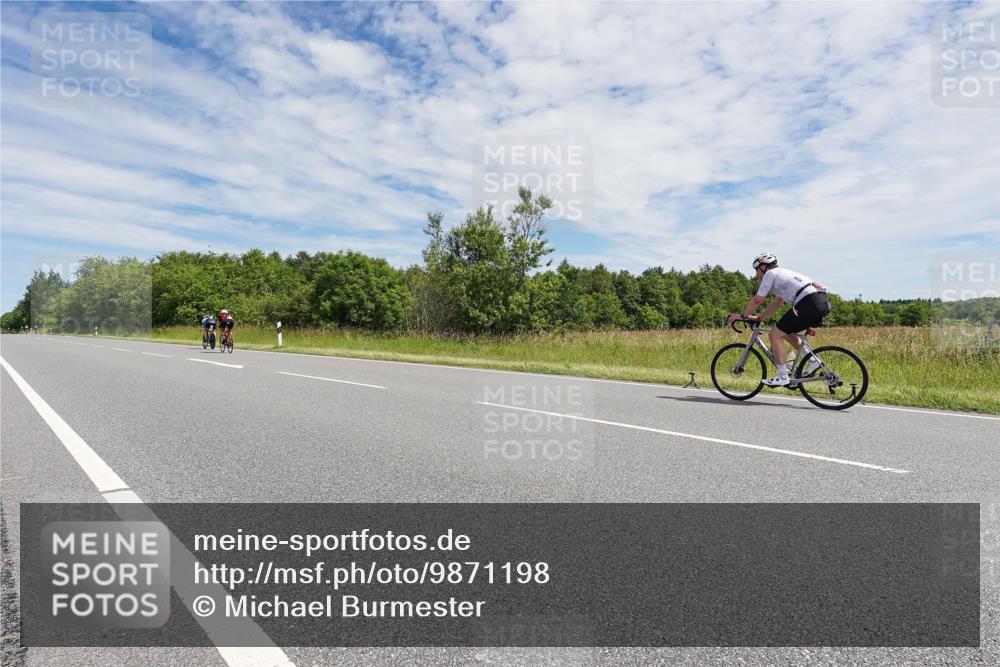 21.06.2026 - Viking Triathlon Michael Burmester http://msf.ph/oto/9871198 21.06.2026 12:17:08 Radfahren 47, 81, 81, 193, 300, 311, 415, 424, 536 meine-sportfotos.de