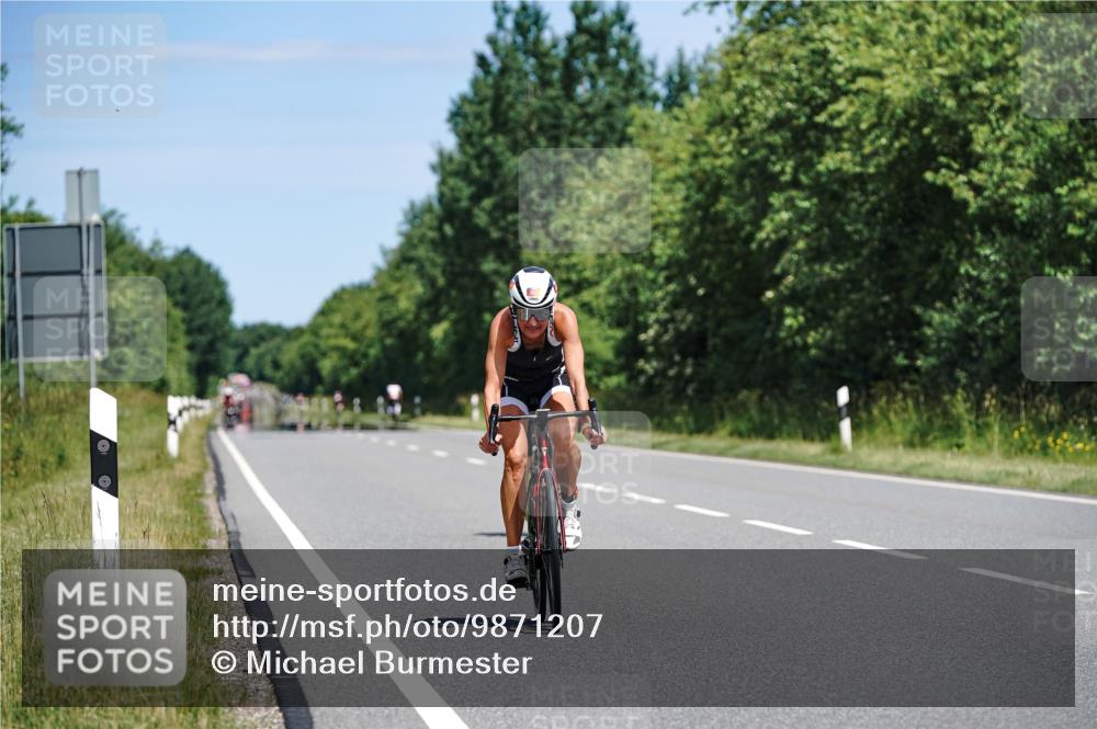 21.06.2026 - Viking Triathlon Michael Burmester http://msf.ph/oto/9871207 21.06.2026 12:39:26 Radfahren 76, 76, 80, 233, 283, 483, 502, 516, 607, 609, 628 meine-sportfotos.de