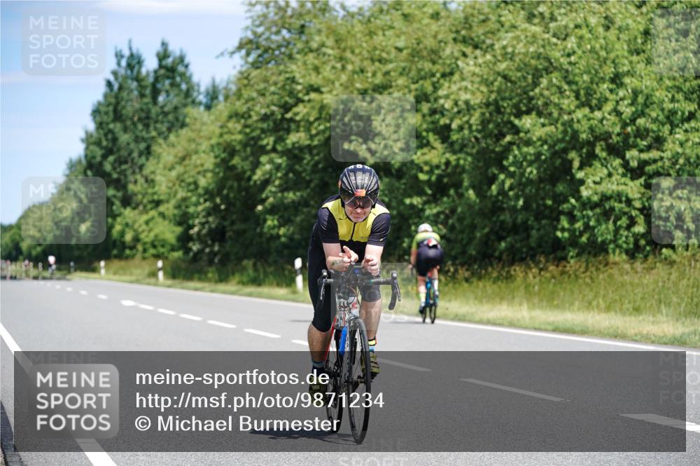 21.06.2026 - Viking Triathlon Michael Burmester http://msf.ph/oto/9871234 21.06.2026 12:39:28 Radfahren 76, 76, 80, 233, 283, 328, 483, 502, 516, 609 meine-sportfotos.de