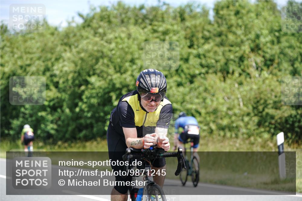21.06.2026 - Viking Triathlon Michael Burmester http://msf.ph/oto/9871245 21.06.2026 12:39:29 Radfahren 76, 76, 80, 233, 328, 483, 502, 516, 609 meine-sportfotos.de