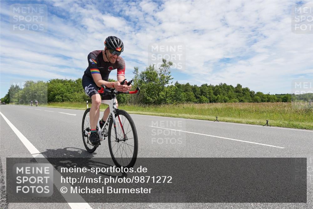 21.06.2026 - Viking Triathlon Michael Burmester http://msf.ph/oto/9871272 21.06.2026 12:17:53 Radfahren 200, 253, 285, 354, 363, 404, 439, 440, 458, 461, 539, 550, 568, 604 meine-sportfotos.de