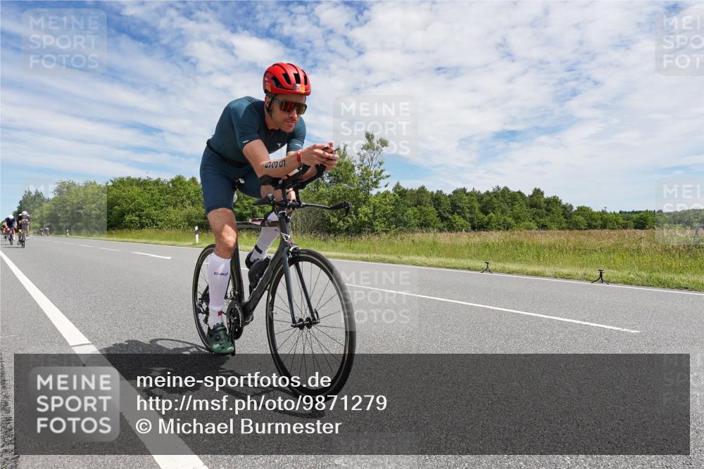21.06.2026 - Viking Triathlon Michael Burmester http://msf.ph/oto/9871279 21.06.2026 12:17:57 Radfahren 200, 253, 285, 354, 354, 363, 404, 439, 440, 458, 461, 539, 550, 568, 576, 604 meine-sportfotos.de