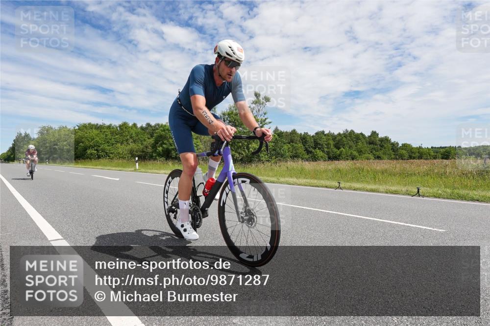 21.06.2026 - Viking Triathlon Michael Burmester http://msf.ph/oto/9871287 21.06.2026 12:17:59 Radfahren 200, 253, 285, 354, 354, 363, 404, 439, 440, 458, 461, 539, 568, 576, 604 meine-sportfotos.de
