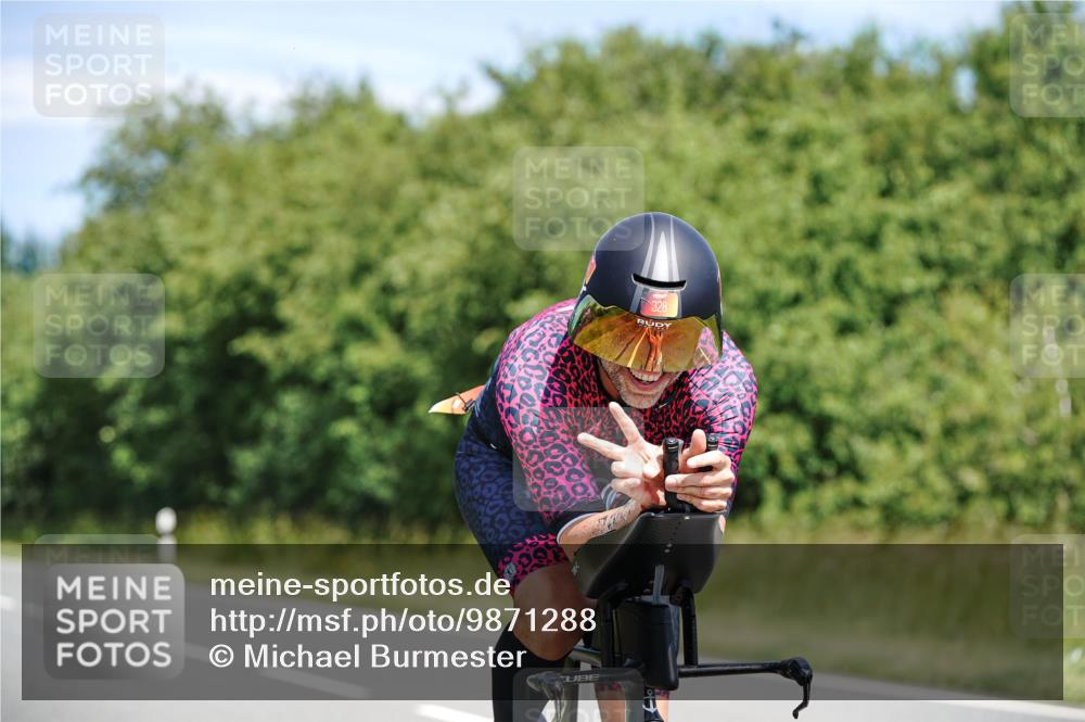 21.06.2026 - Viking Triathlon Michael Burmester http://msf.ph/oto/9871288 21.06.2026 12:39:49 Radfahren 80, 174, 231, 242, 328, 512, 524, 543 meine-sportfotos.de