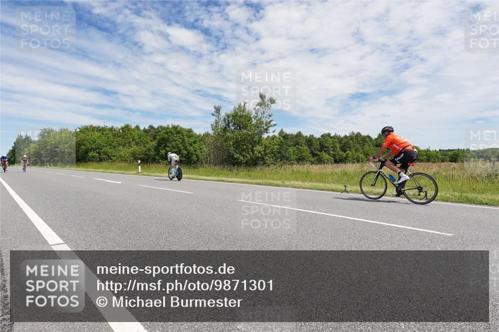 21.06.2026 - Viking Triathlon Michael Burmester http://msf.ph/oto/9871301 21.06.2026 12:18:11 Radfahren 25, 200, 253, 285, 354, 404, 423, 440, 448, 520, 547, 568, 575, 576, 633, 636 meine-sportfotos.de