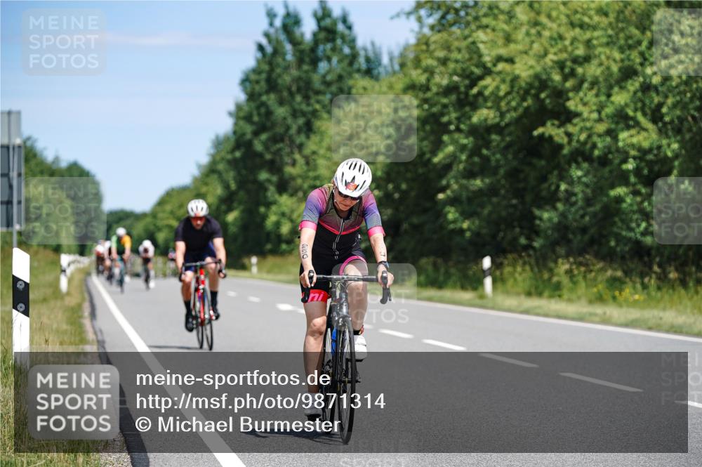 21.06.2026 - Viking Triathlon Michael Burmester http://msf.ph/oto/9871314 21.06.2026 12:39:54 Radfahren 47, 174, 231, 242, 272, 325, 328, 512, 524, 543 meine-sportfotos.de