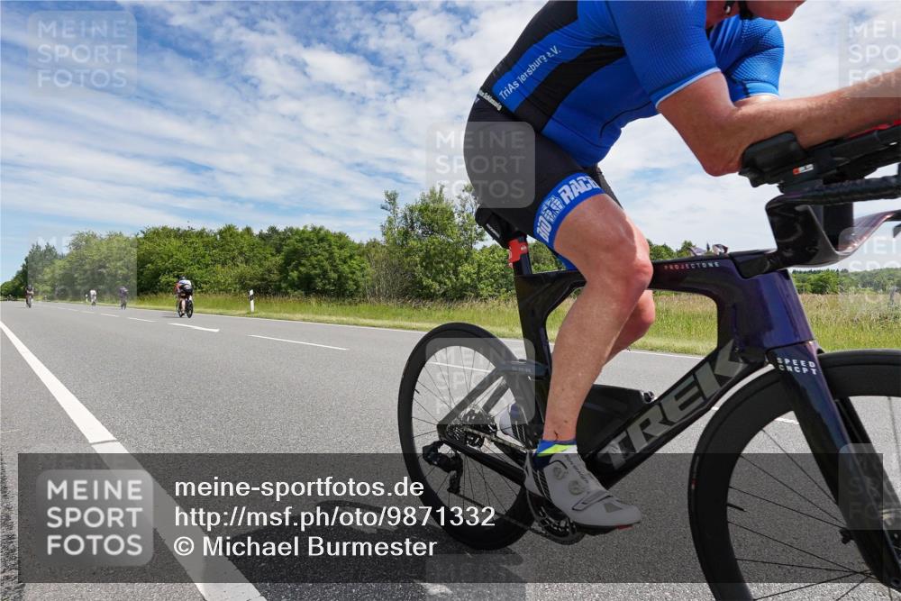21.06.2026 - Viking Triathlon Michael Burmester http://msf.ph/oto/9871332 21.06.2026 12:18:15 Radfahren 25, 200, 354, 423, 448, 520, 520, 547, 568, 575, 576, 633, 636 meine-sportfotos.de