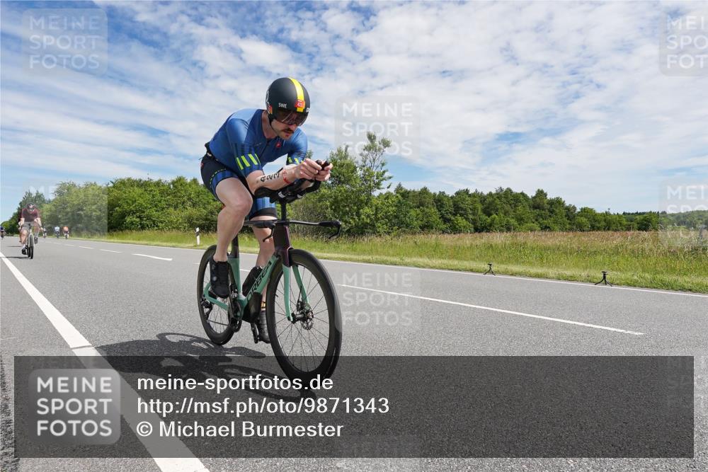 21.06.2026 - Viking Triathlon Michael Burmester http://msf.ph/oto/9871343 21.06.2026 12:18:20 Radfahren 5, 25, 423, 448, 520, 520, 547, 575, 633, 636 meine-sportfotos.de