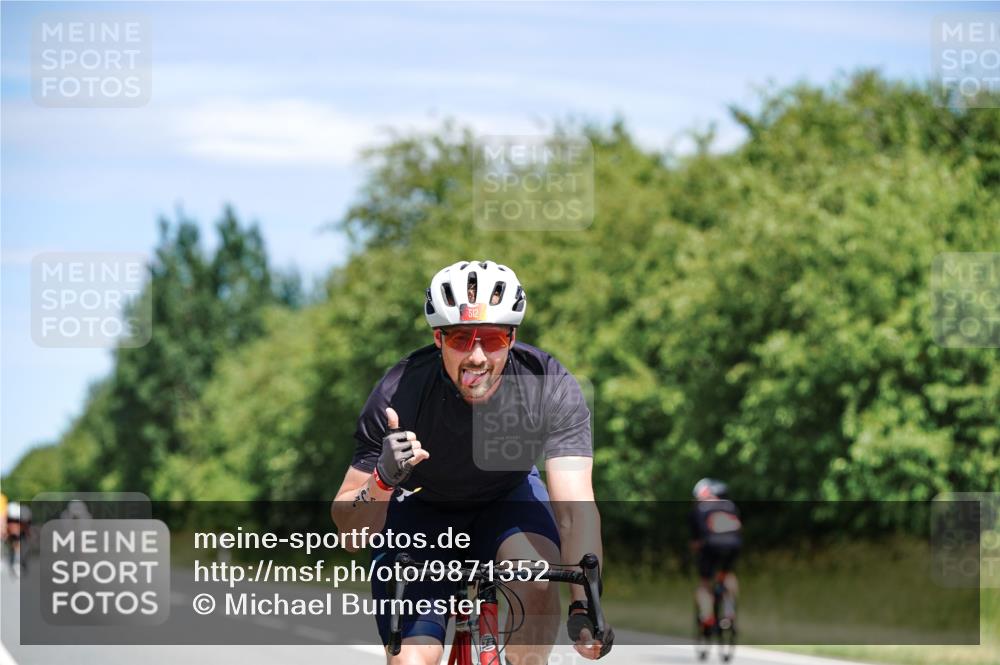 21.06.2026 - Viking Triathlon Michael Burmester http://msf.ph/oto/9871352 21.06.2026 12:39:57 Radfahren 47, 174, 231, 242, 272, 325, 512, 524, 543 meine-sportfotos.de