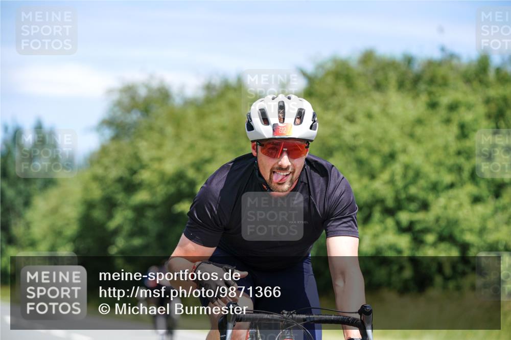 21.06.2026 - Viking Triathlon Michael Burmester http://msf.ph/oto/9871366 21.06.2026 12:39:57 Radfahren 47, 174, 231, 242, 272, 325, 512, 524, 543 meine-sportfotos.de