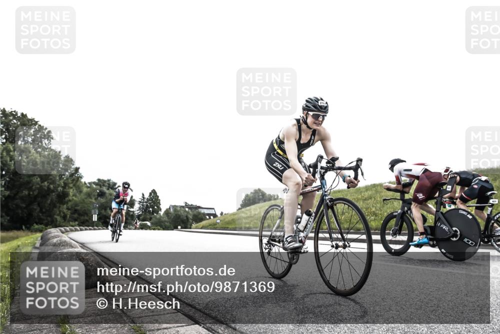 21.06.2026 - 29. Vierlanden-Triathlon H.Heesch http://msf.ph/oto/9871369 21.06.2026 10:36:02 Radfahren 10, 25, 26, 34, 88, 104, 186, 243, 278 meine-sportfotos.de