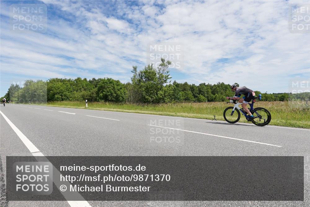 21.06.2026 - Viking Triathlon Michael Burmester http://msf.ph/oto/9871370 21.06.2026 12:18:31 Radfahren 5, 25, 43, 82, 391, 520, 547, 575, 623, 633 meine-sportfotos.de