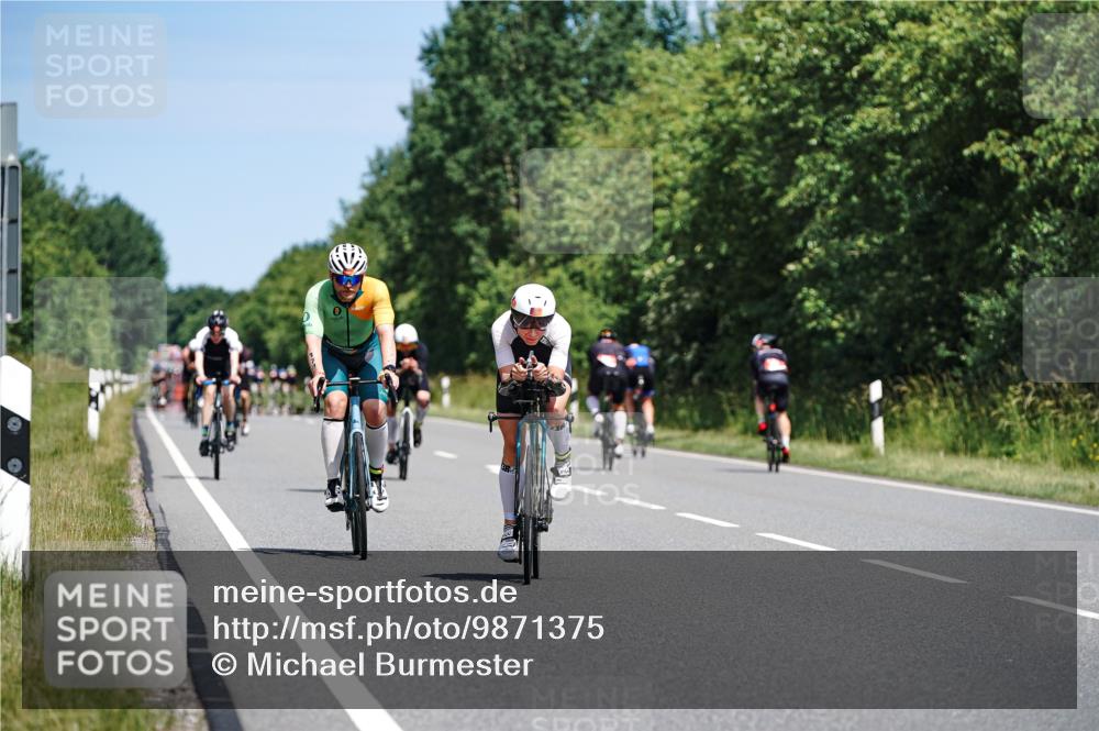 21.06.2026 - Viking Triathlon Michael Burmester http://msf.ph/oto/9871375 21.06.2026 12:40:00 Radfahren 47, 174, 231, 242, 272, 325, 512, 524, 624 meine-sportfotos.de