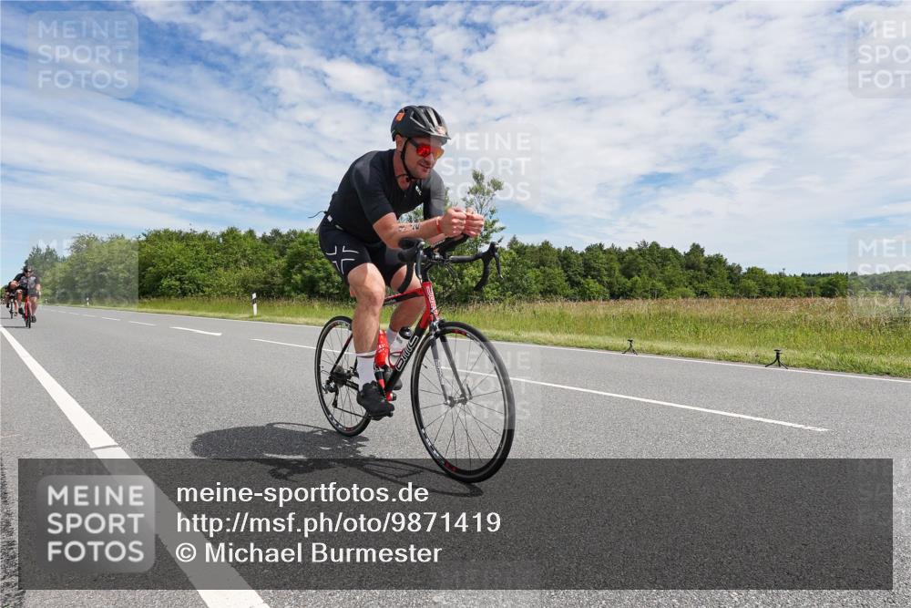 21.06.2026 - Viking Triathlon Michael Burmester http://msf.ph/oto/9871419 21.06.2026 12:19:04 Radfahren 39, 52, 325, 452, 496, 516, 517, 662 meine-sportfotos.de