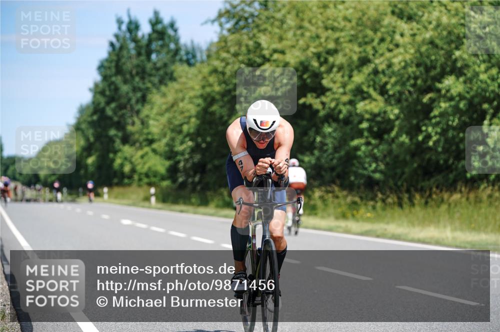 21.06.2026 - Viking Triathlon Michael Burmester http://msf.ph/oto/9871456 21.06.2026 12:40:09 Radfahren 47, 174, 242, 272, 325, 334, 433, 524, 624 meine-sportfotos.de