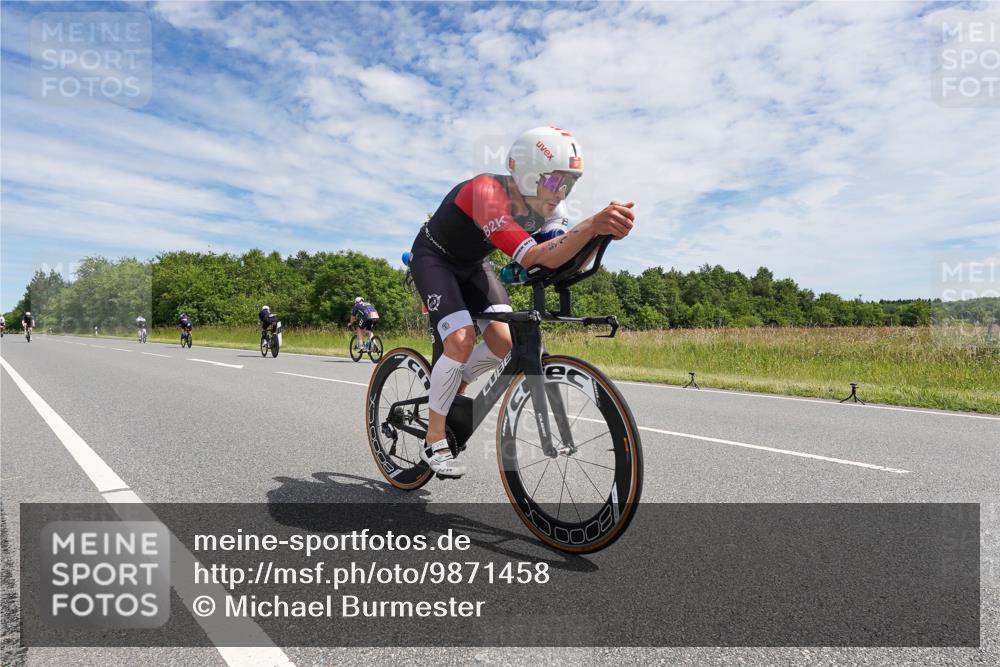 21.06.2026 - Viking Triathlon Michael Burmester http://msf.ph/oto/9871458 21.06.2026 12:19:15 Radfahren 39, 171, 325, 472, 516, 517, 648, 656, 662 meine-sportfotos.de