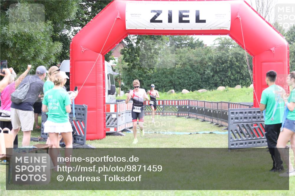 21.06.2026 - 29. Vierlanden-Triathlon Andreas Tolksdorf http://msf.ph/oto/9871459 21.06.2026 10:55:40 Ziel  meine-sportfotos.de