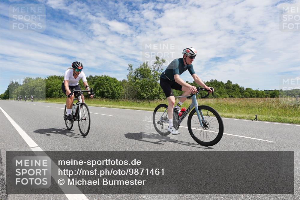 21.06.2026 - Viking Triathlon Michael Burmester http://msf.ph/oto/9871461 21.06.2026 12:19:19 Radfahren 39, 171, 209, 472, 517, 648, 648, 656, 662 meine-sportfotos.de