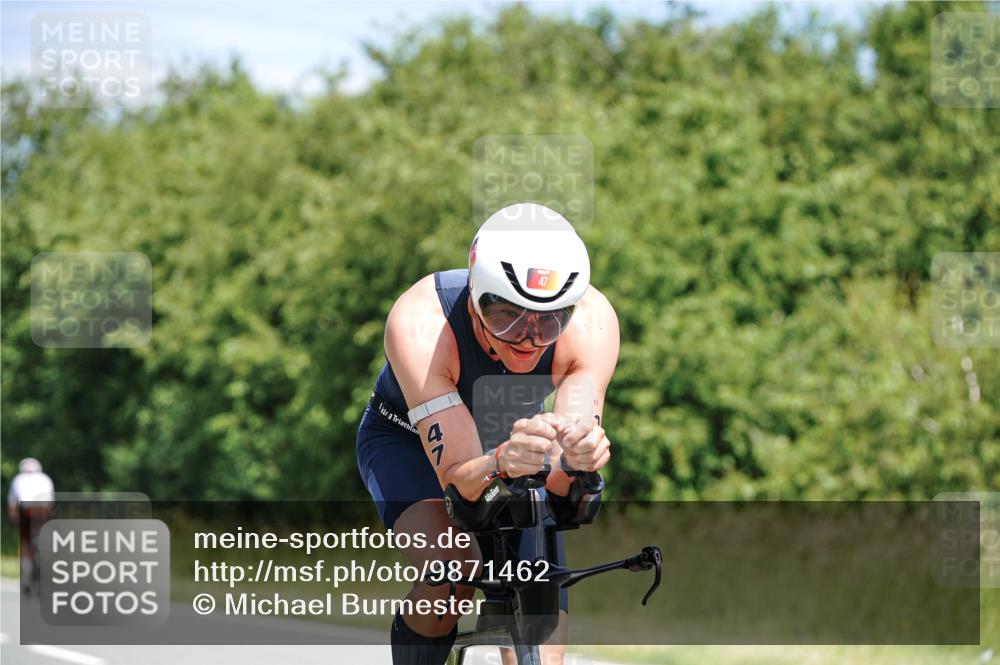 21.06.2026 - Viking Triathlon Michael Burmester http://msf.ph/oto/9871462 21.06.2026 12:40:10 Radfahren 47, 174, 242, 272, 325, 334, 433, 524, 624 meine-sportfotos.de