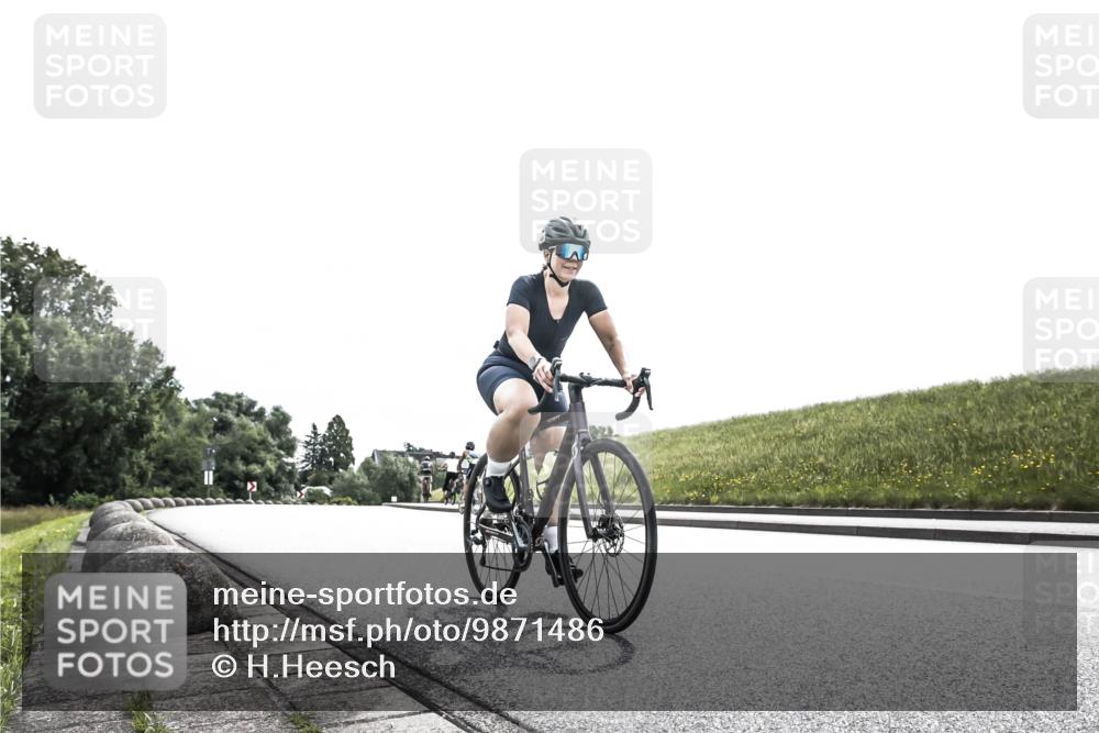 21.06.2026 - 29. Vierlanden-Triathlon H.Heesch http://msf.ph/oto/9871486 21.06.2026 10:36:19 Radfahren 223, 349, 504 meine-sportfotos.de