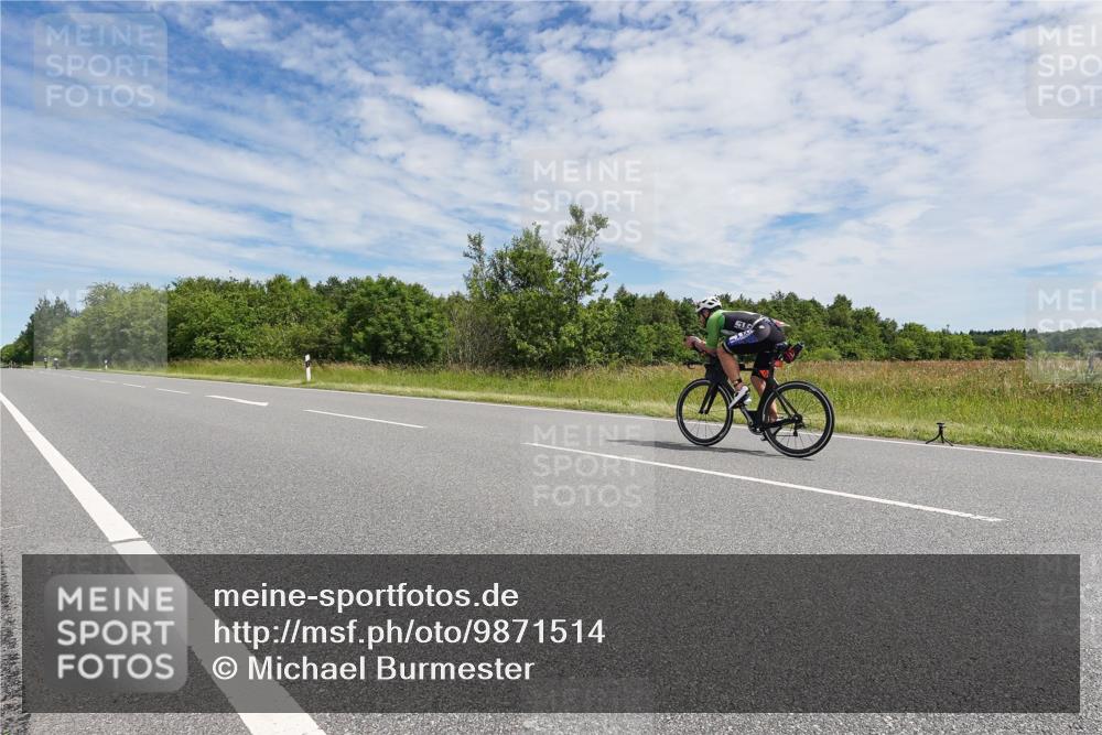 21.06.2026 - Viking Triathlon Michael Burmester http://msf.ph/oto/9871514 21.06.2026 12:20:05 Radfahren 42, 133, 144, 401 meine-sportfotos.de
