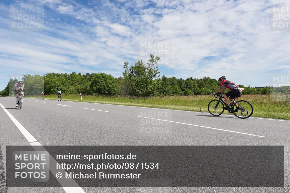 21.06.2026 - Viking Triathlon Michael Burmester http://msf.ph/oto/9871534 21.06.2026 12:20:18 Radfahren 143, 372, 379, 401 meine-sportfotos.de