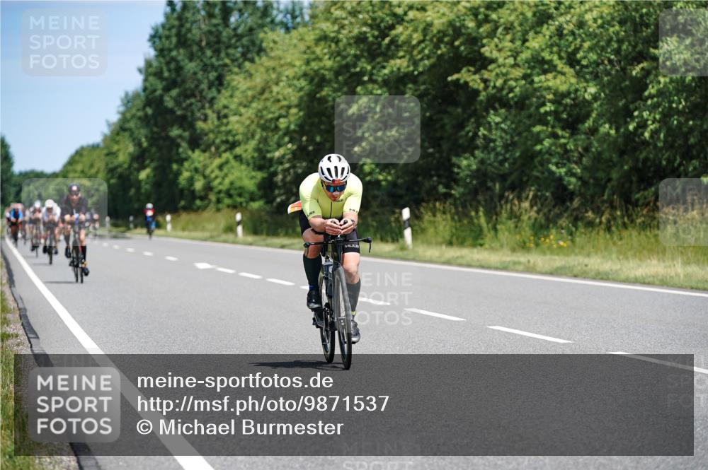 21.06.2026 - Viking Triathlon Michael Burmester http://msf.ph/oto/9871537 21.06.2026 12:40:47 Radfahren 40, 200, 213, 285, 332, 345, 404, 466, 515, 568, 604 meine-sportfotos.de