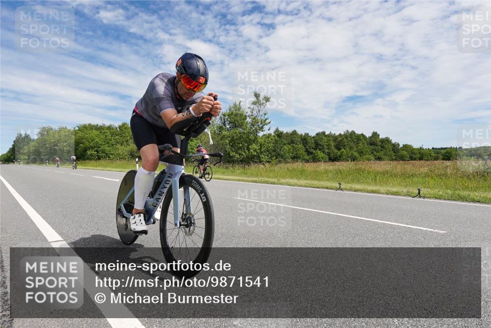 21.06.2026 - Viking Triathlon Michael Burmester http://msf.ph/oto/9871541 21.06.2026 12:20:19 Radfahren 143, 372, 379, 401 meine-sportfotos.de