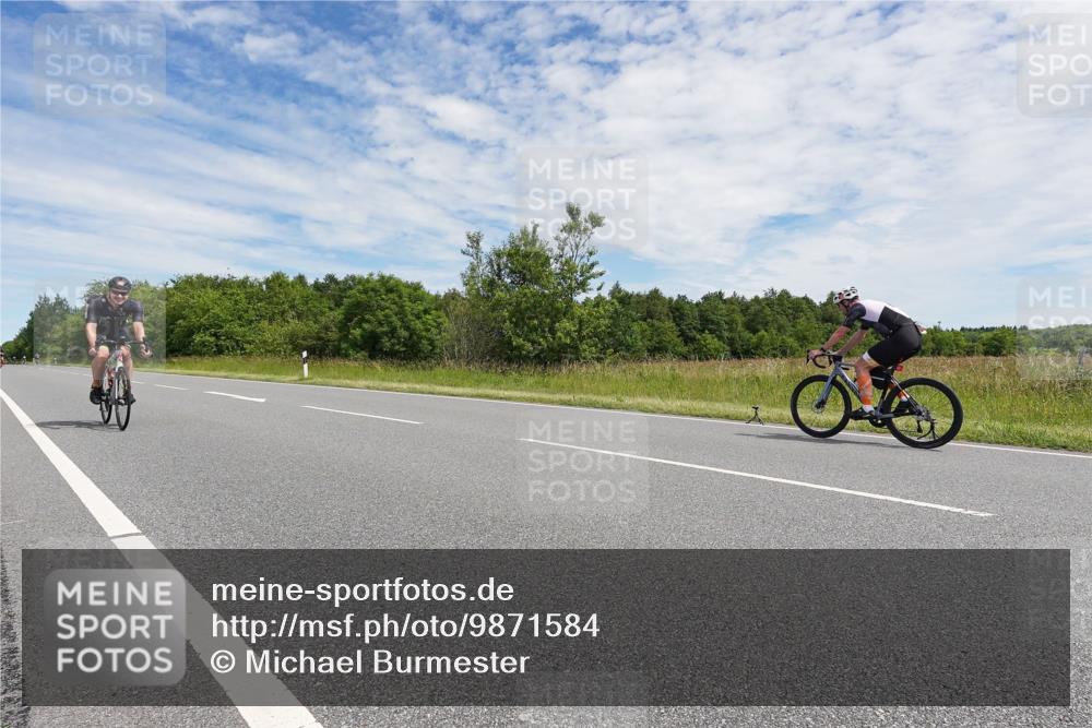 21.06.2026 - Viking Triathlon Michael Burmester http://msf.ph/oto/9871584 21.06.2026 12:20:51 Radfahren 13, 213, 339, 344, 345, 375, 379, 398, 400, 607, 628 meine-sportfotos.de