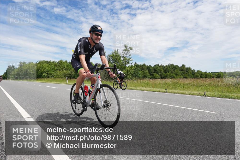 21.06.2026 - Viking Triathlon Michael Burmester http://msf.ph/oto/9871589 21.06.2026 12:20:52 Radfahren 13, 213, 339, 344, 375, 379, 395, 398, 400, 607, 628 meine-sportfotos.de