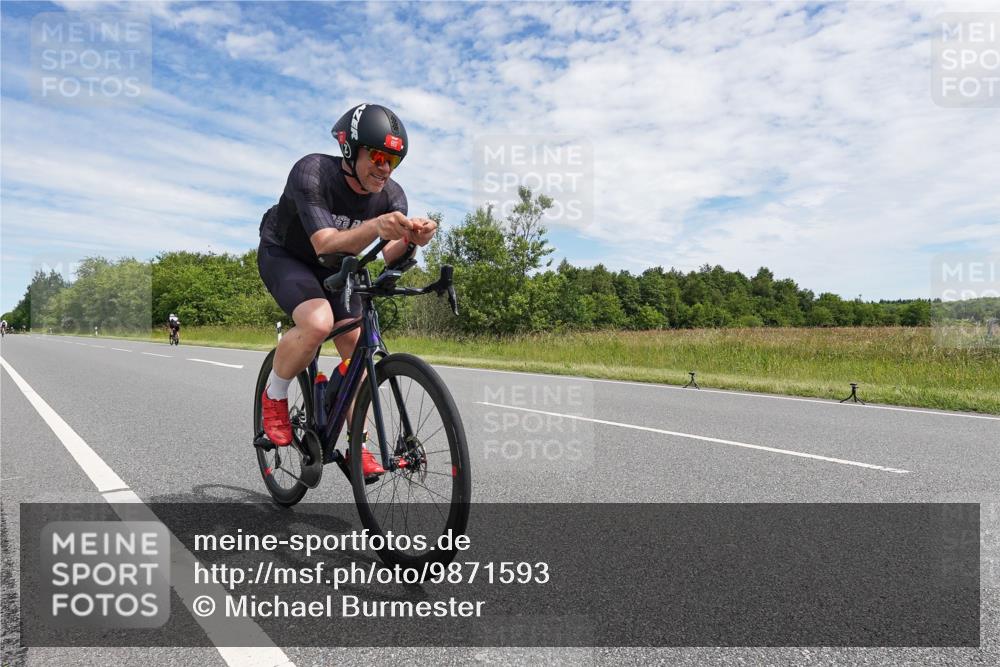 21.06.2026 - Viking Triathlon Michael Burmester http://msf.ph/oto/9871593 21.06.2026 12:20:56 Radfahren 13, 339, 344, 375, 395, 398, 400, 607, 628, 643 meine-sportfotos.de