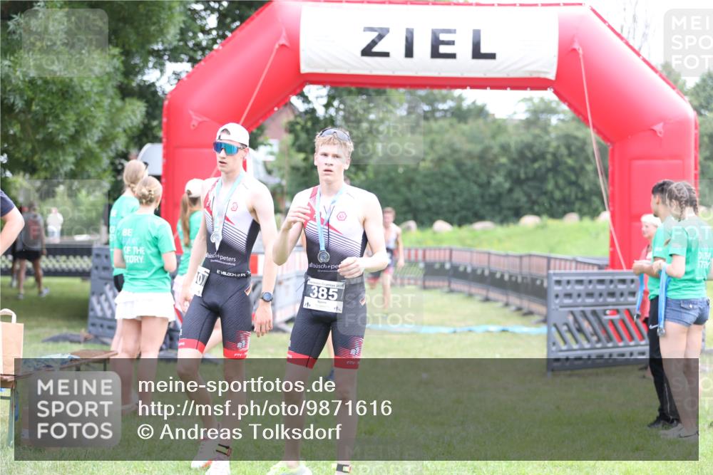 21.06.2026 - 29. Vierlanden-Triathlon Andreas Tolksdorf http://msf.ph/oto/9871616 21.06.2026 10:55:58 Ziel 210, 339, 210, 339 meine-sportfotos.de