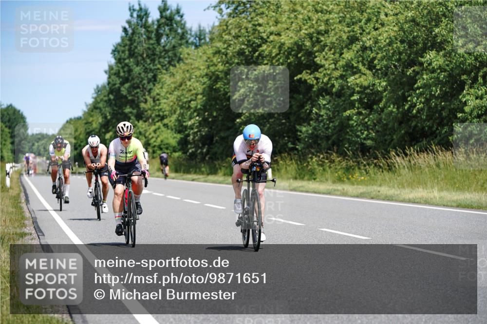 21.06.2026 - Viking Triathlon Michael Burmester http://msf.ph/oto/9871651 21.06.2026 12:41:06 Radfahren 40, 43, 82, 147, 192, 332, 391, 404, 425, 466, 469, 491, 491, 498, 566, 604, 656 meine-sportfotos.de