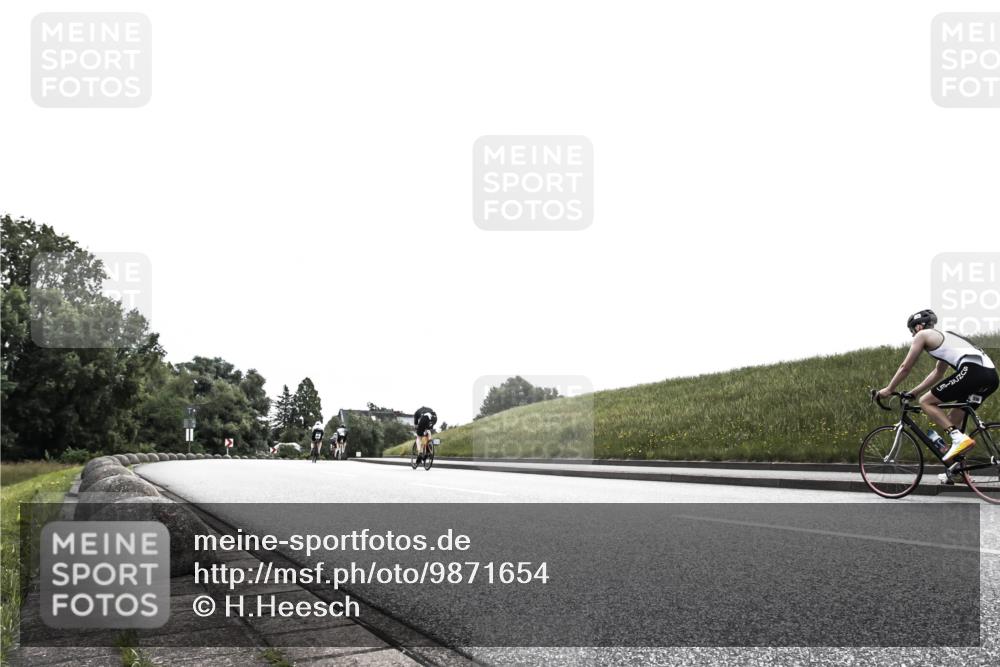 21.06.2026 - 29. Vierlanden-Triathlon H.Heesch http://msf.ph/oto/9871654 21.06.2026 10:37:53 Radfahren 20, 67, 233, 437 meine-sportfotos.de