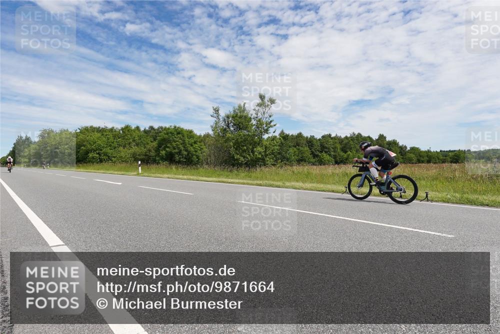 21.06.2026 - Viking Triathlon Michael Burmester http://msf.ph/oto/9871664 21.06.2026 12:21:40 Radfahren 100, 100, 102, 147, 161, 214, 234, 249, 275, 399, 465, 475, 505, 508, 533, 624, 632, 650 meine-sportfotos.de