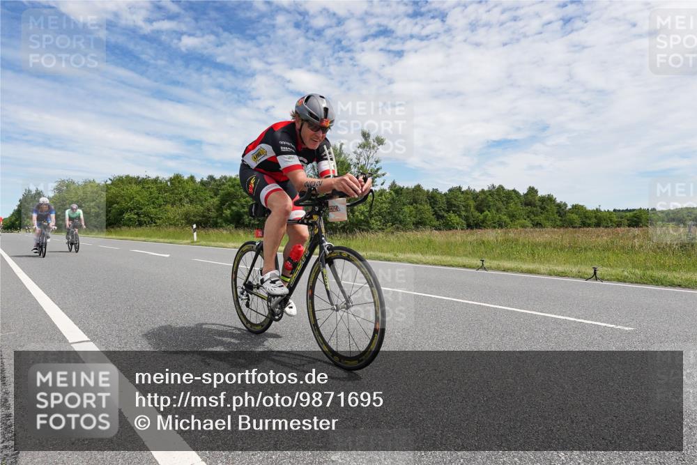 21.06.2026 - Viking Triathlon Michael Burmester http://msf.ph/oto/9871695 21.06.2026 12:21:56 Radfahren 41, 53, 86, 100, 102, 202, 243, 321, 324, 341, 469, 533, 624, 632, 645, 668, 670 meine-sportfotos.de