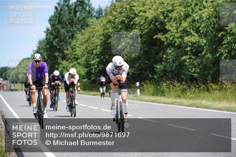 21.06.2026 - Viking Triathlon Michael Burmester http://msf.ph/oto/9871697 21.06.2026 12:41:22 Radfahren 43, 82, 117, 147, 183, 192, 321, 369, 391, 425, 469, 491, 491, 650 meine-sportfotos.de