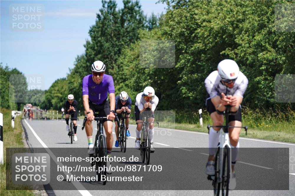 21.06.2026 - Viking Triathlon Michael Burmester http://msf.ph/oto/9871709 21.06.2026 12:41:23 Radfahren 43, 82, 117, 147, 183, 192, 321, 369, 391, 425, 469, 491, 491, 650 meine-sportfotos.de