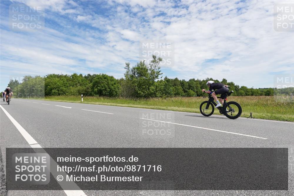 21.06.2026 - Viking Triathlon Michael Burmester http://msf.ph/oto/9871716 21.06.2026 12:22:02 Radfahren 41, 53, 83, 86, 100, 202, 205, 219, 238, 239, 243, 321, 324, 341, 429, 456, 467, 469, 533, 632, 645, 668, 670 meine-sportfotos.de