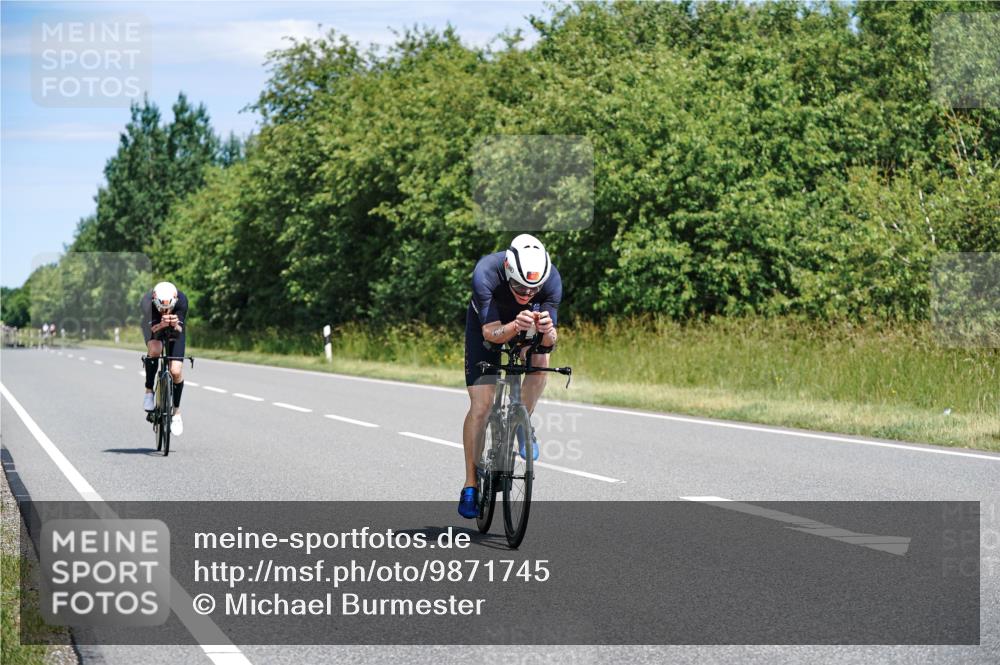 21.06.2026 - Viking Triathlon Michael Burmester http://msf.ph/oto/9871745 21.06.2026 12:41:25 Radfahren 43, 82, 117, 147, 183, 321, 369, 391, 425, 469, 491, 650 meine-sportfotos.de