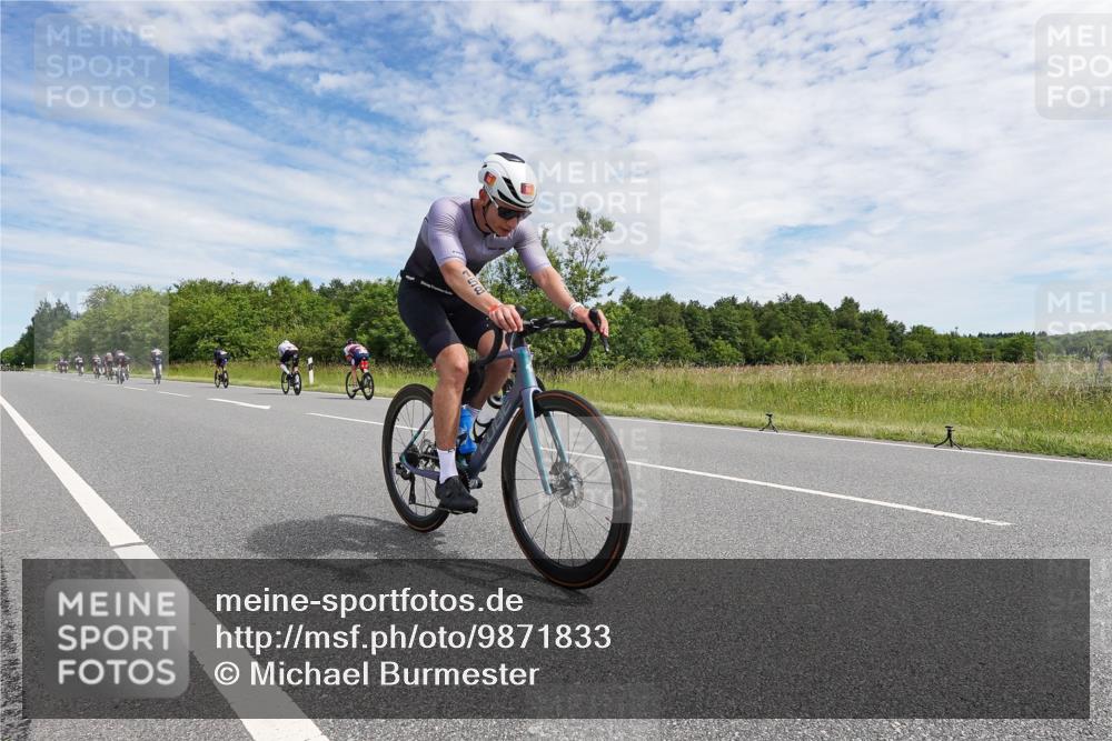 21.06.2026 - Viking Triathlon Michael Burmester http://msf.ph/oto/9871833 21.06.2026 12:22:49 Radfahren 134, 142, 158, 279, 329, 364, 436, 442, 577, 630 meine-sportfotos.de