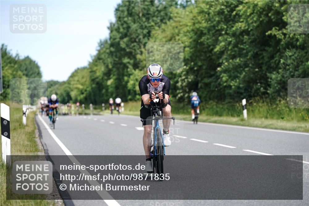 21.06.2026 - Viking Triathlon Michael Burmester http://msf.ph/oto/9871835 21.06.2026 12:42:10 Radfahren 171, 291, 291, 329, 339, 398, 399, 405, 417, 505, 630 meine-sportfotos.de
